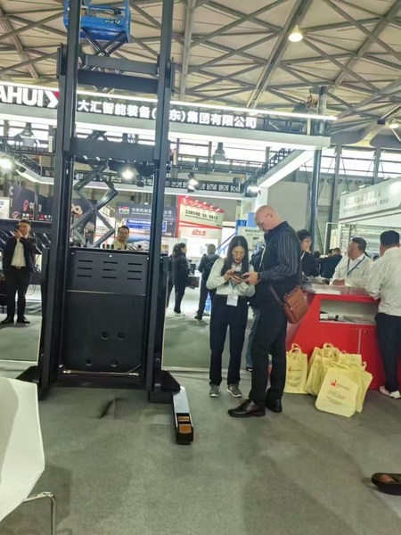 ANHUI YOUNGLIFT INTELLIGENT  EQUIPMENT CO.,LTD. linea di produzione in fabbrica