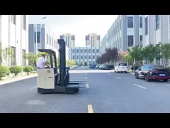 Carrello retrattile laterale 48V Portata nominale 1600-2500 kg Altezza di sollevamento 3000-7500 mm