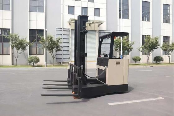 2000 KG Counterweight Forklift 1070*100*35 With 24V/210AH Battery