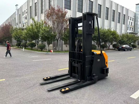 Battery Power Supply Handling AGV Body with 3500 kgs Rated Load and Lever Operation