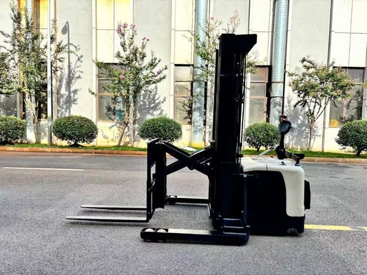 Forward Moving Electric Reach Forklift With Polyurethane Tire And AC Drive Motor