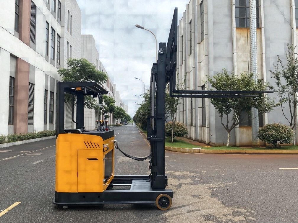 AC Steering EPS 2000 KG Customization Counterweight Forklift Truck Yellow 1.5kw