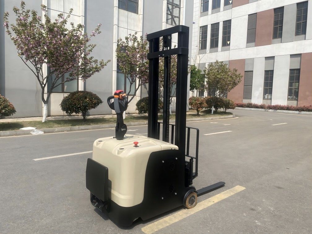 Rated Load 1.6 T Three Way Forklift Electromagnetic Regenerative Braking System
