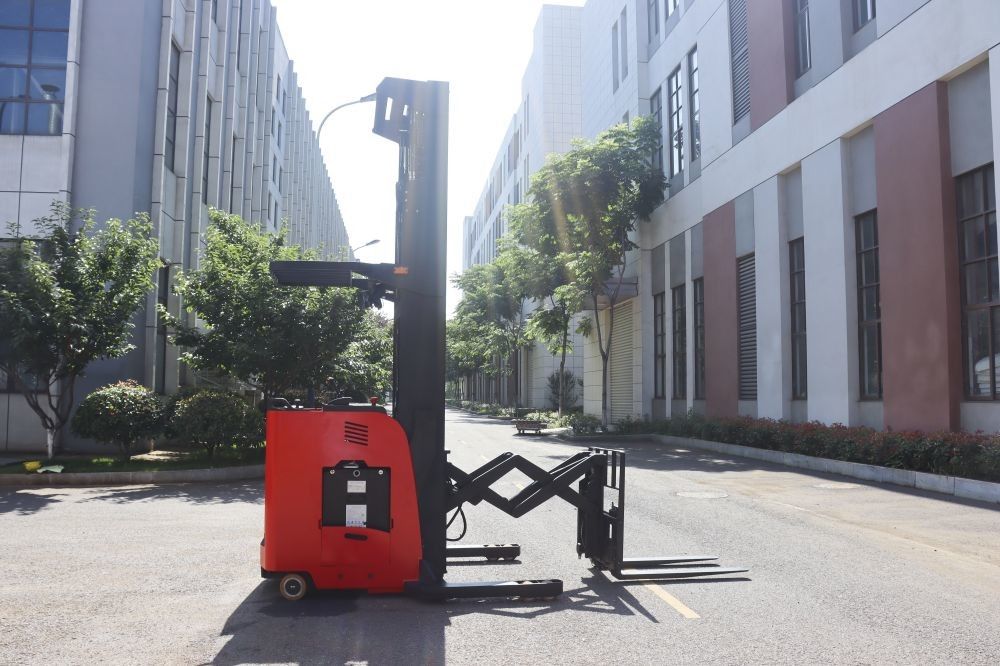 1.5 Ton Electric Pallet Lifts Polyurethane Tire With Electronic Steering