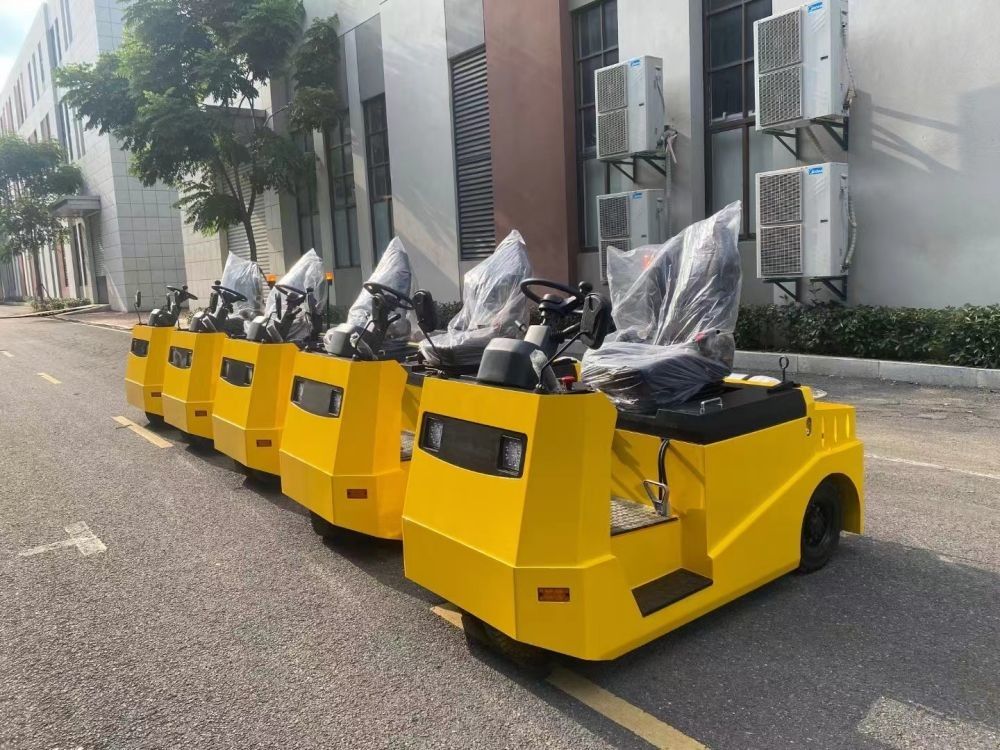 Seat Driving Electric Baggage Tractor 8000kg Mechanical Hydraulic Parking Brake