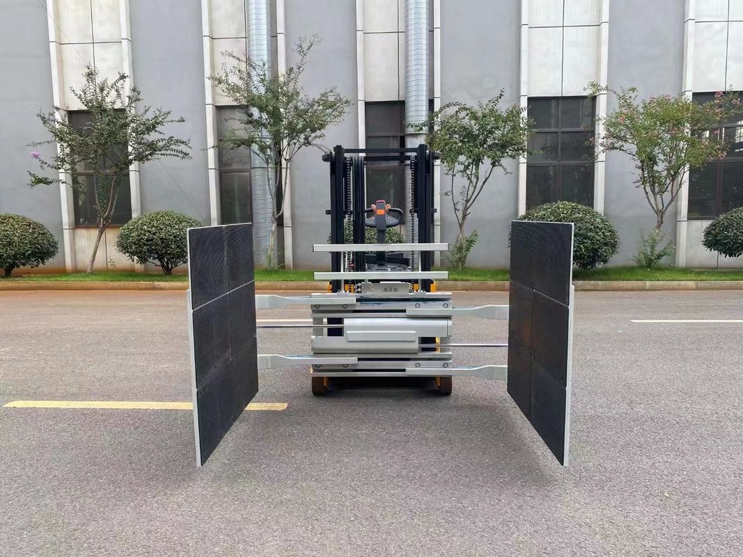1500 KG Double Reach Lift Truck Counterbalance Forklift Displacement Distance 60mm