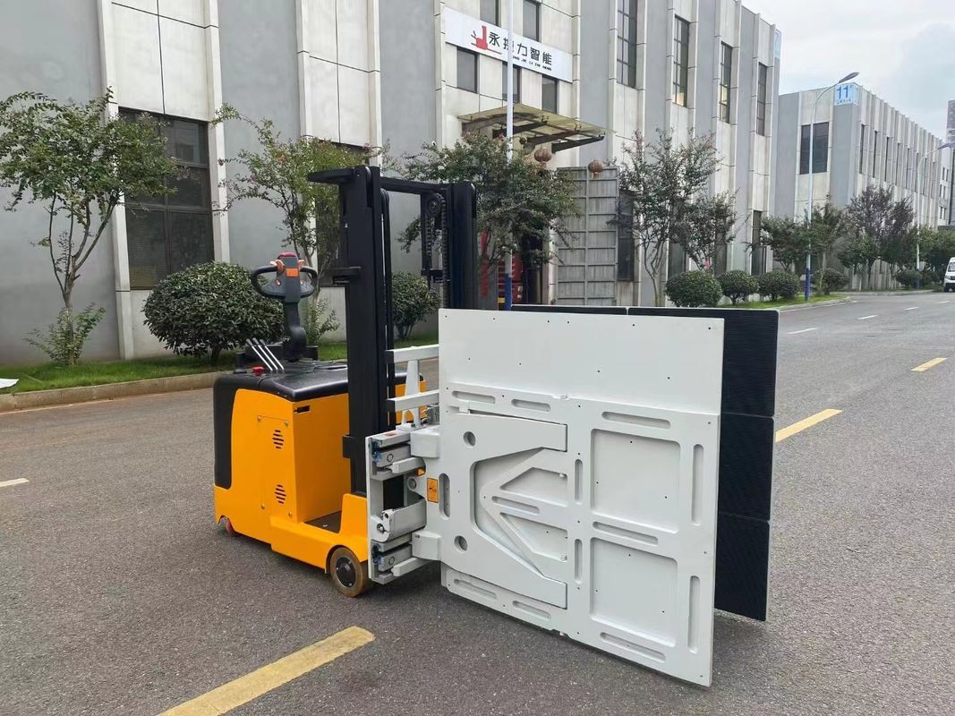 1500 KG Double Reach Lift Truck Counterbalance Forklift Displacement Distance 60mm