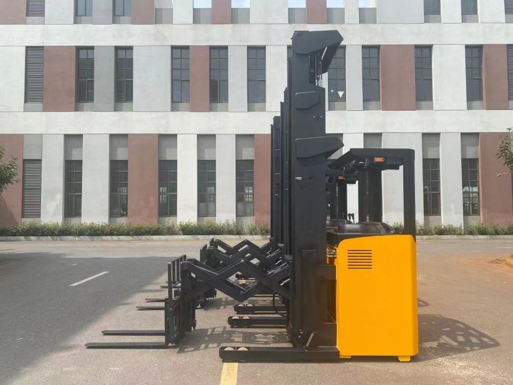 Standard Lifting Height 7500mm Double Reach Lift Truck Solid PU Tire