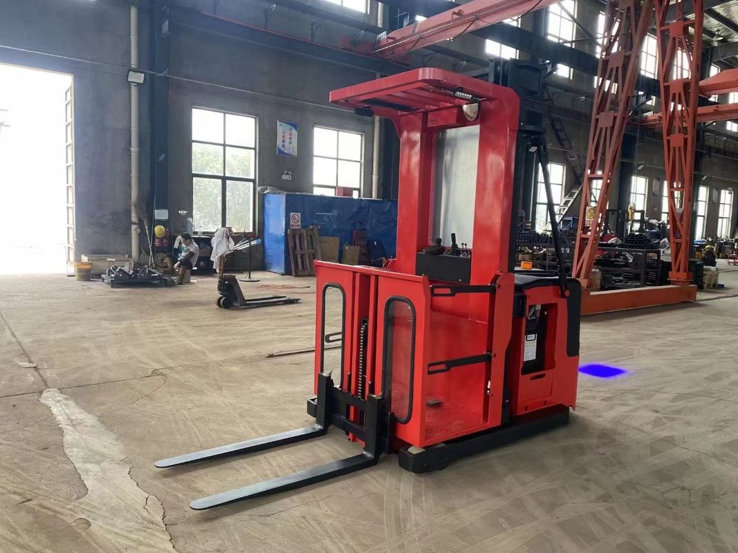 300 KG Warehouse Order Picker Machine Wide angle view Electronic steering