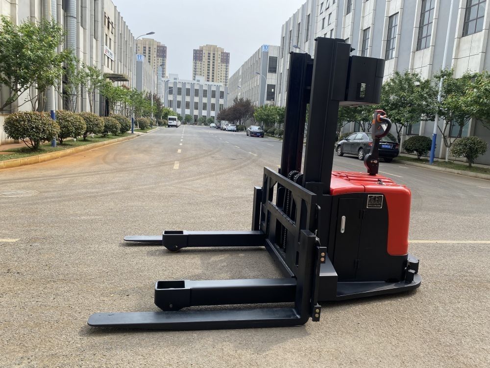Buggy Rough Terrain Electric Pallet Forklift AC Drive Motor Strong Climbing Force