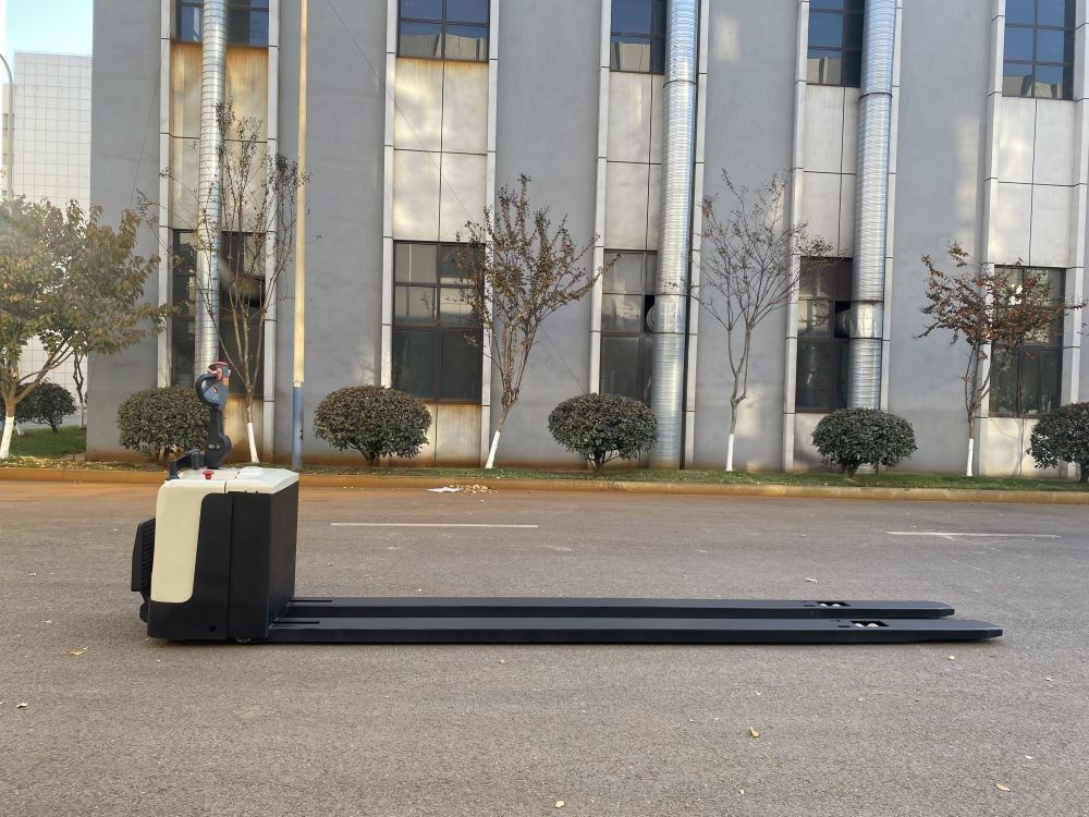 Walking Style Electric Pallet Stacker 2900 MM Big Long Fork Load Capacity 4000 KGS