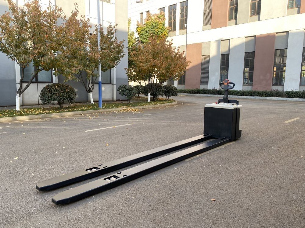 Walking Style Electric Pallet Stacker 2900 MM Big Long Fork Load Capacity 4000 KGS