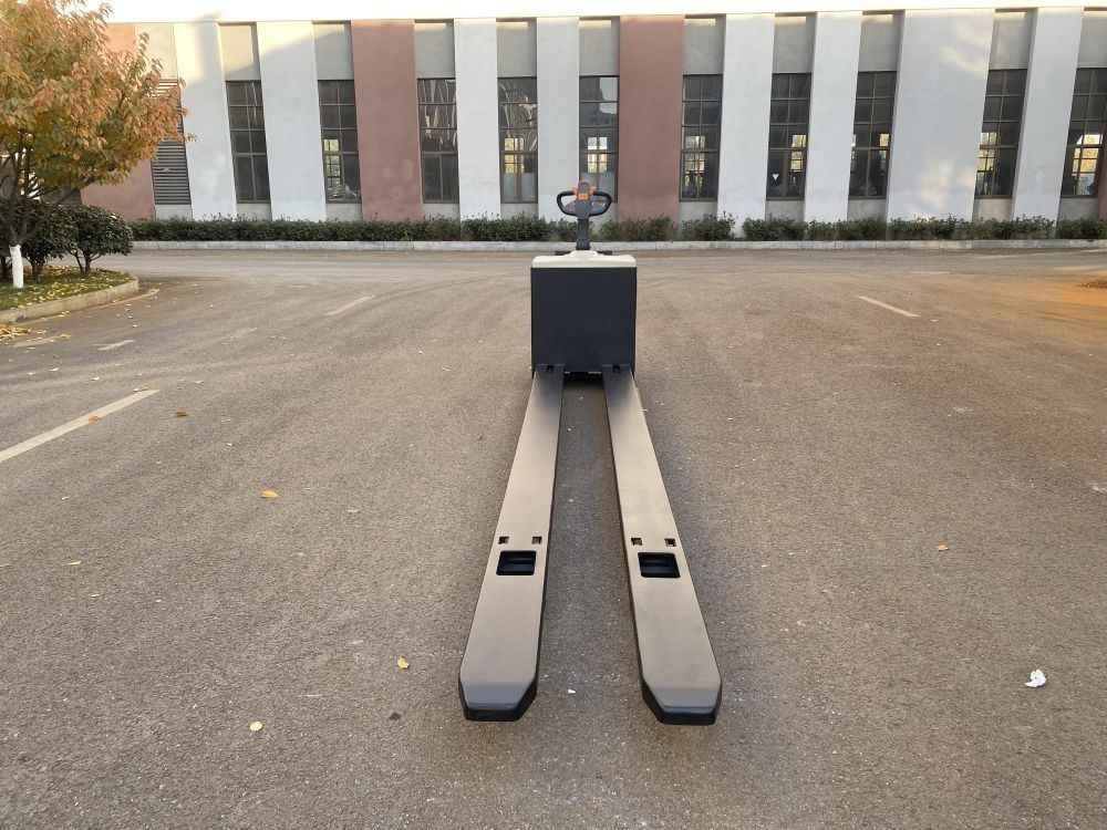 Walking Style Electric Pallet Stacker 2900 MM Big Long Fork Load Capacity 4000 KGS