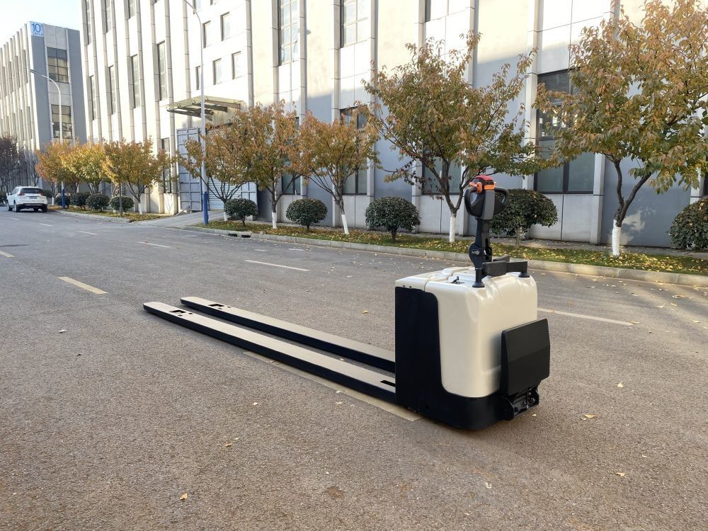 Walking Style Electric Pallet Stacker 2900 MM Big Long Fork Load Capacity 4000 KGS