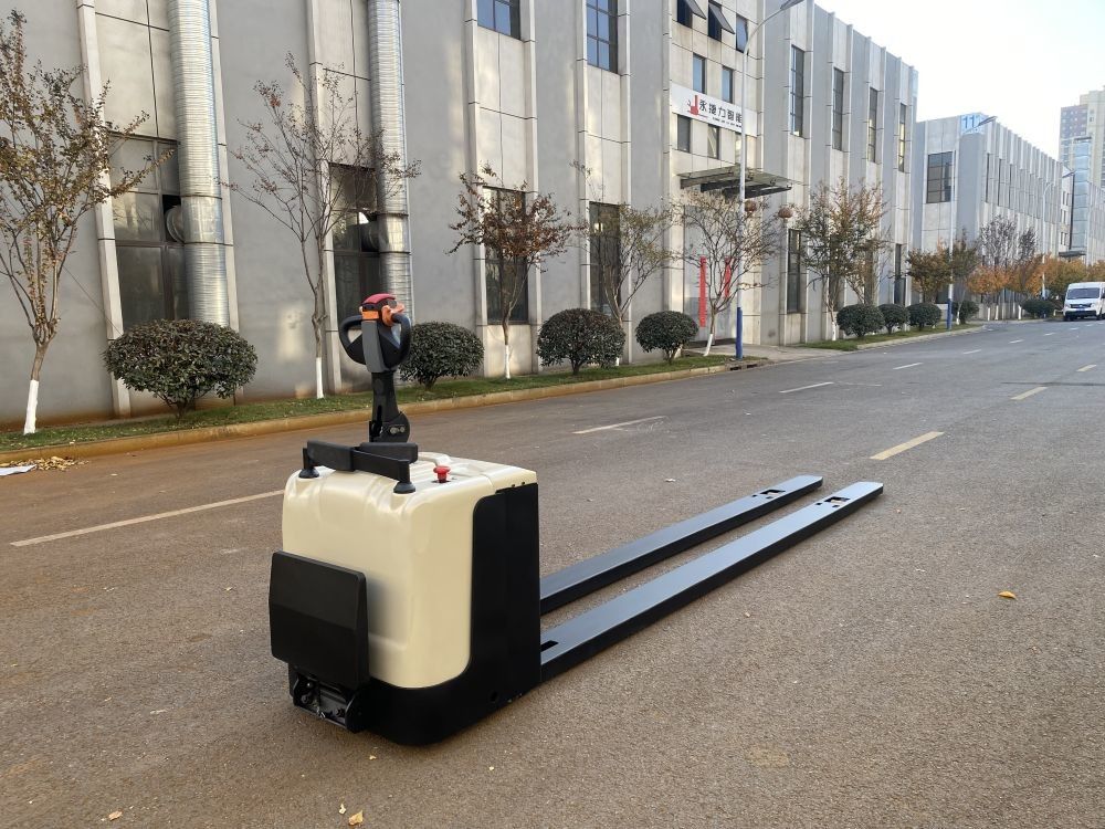 Customization Load Capacity 4000 KGS Electric Pallet Stacker 2900 MM Big Long Fork