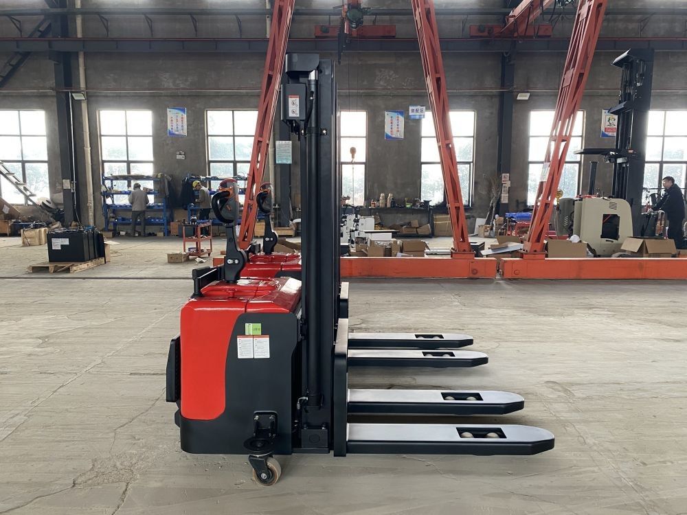 Fully Automatic Electric Pallet Stacker Forklift Truck Rated Capacity 3000 KGS Lifting Height 3000mm
