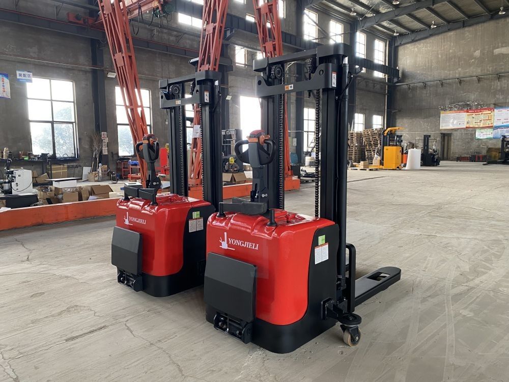 Fully Automatic Electric Pallet Stacker Forklift Truck Rated Capacity 3000 KGS Lifting Height 3000mm