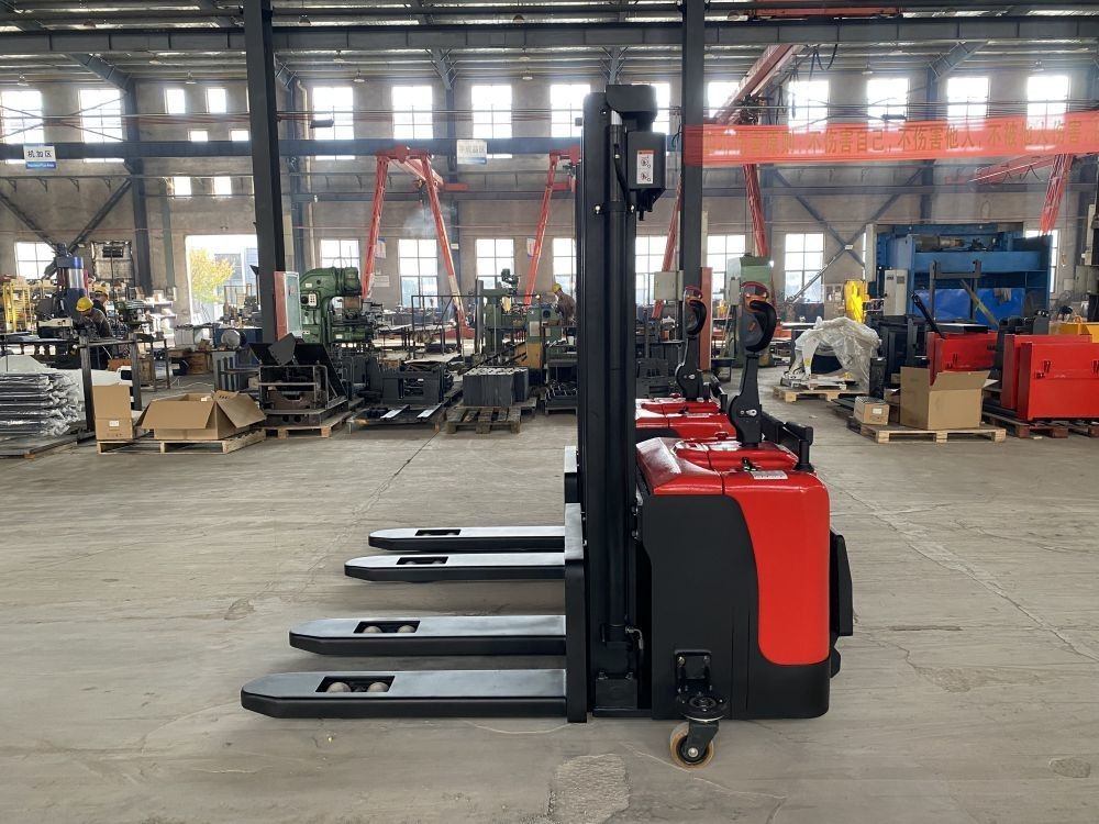 Customization Pallet Stacker Forklift Truck Rated Capacity 3000 KGS Lifting Height 3000mm Fork Length 1150mm
