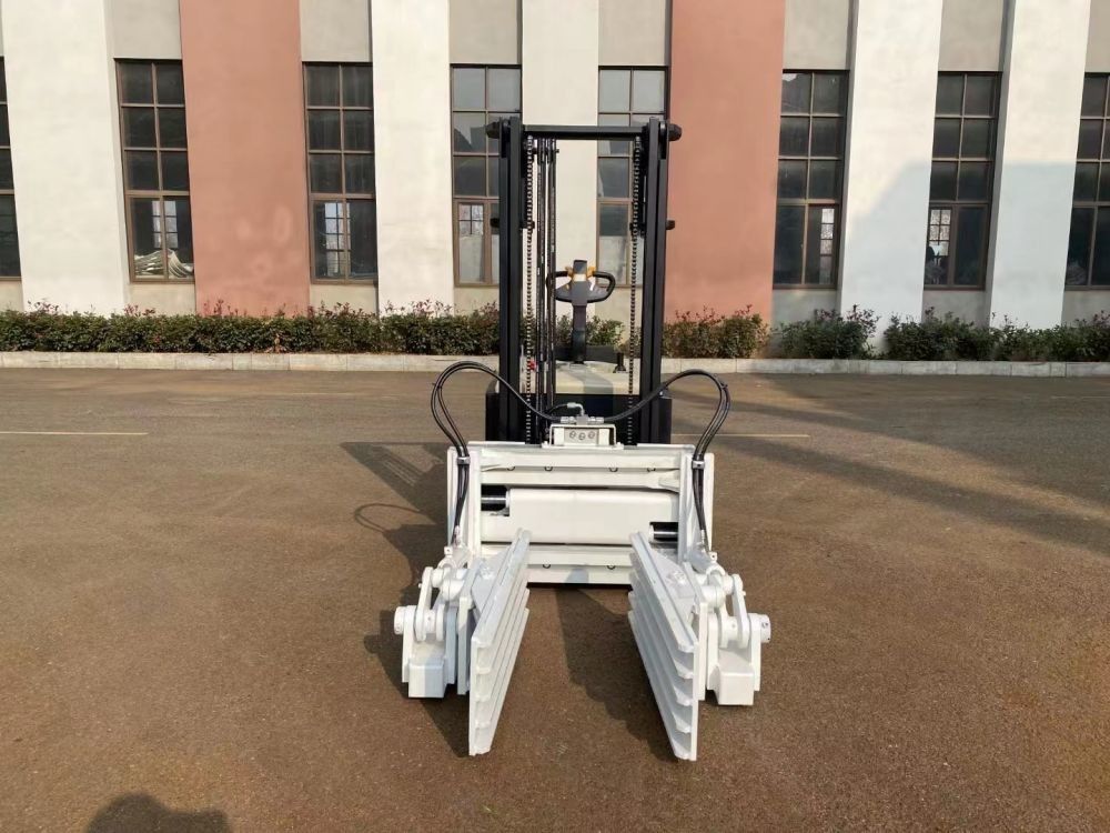 Non Standard Electric Balanced Forklift Lift Height 3000M Lithium Battery 25.6V 160AH