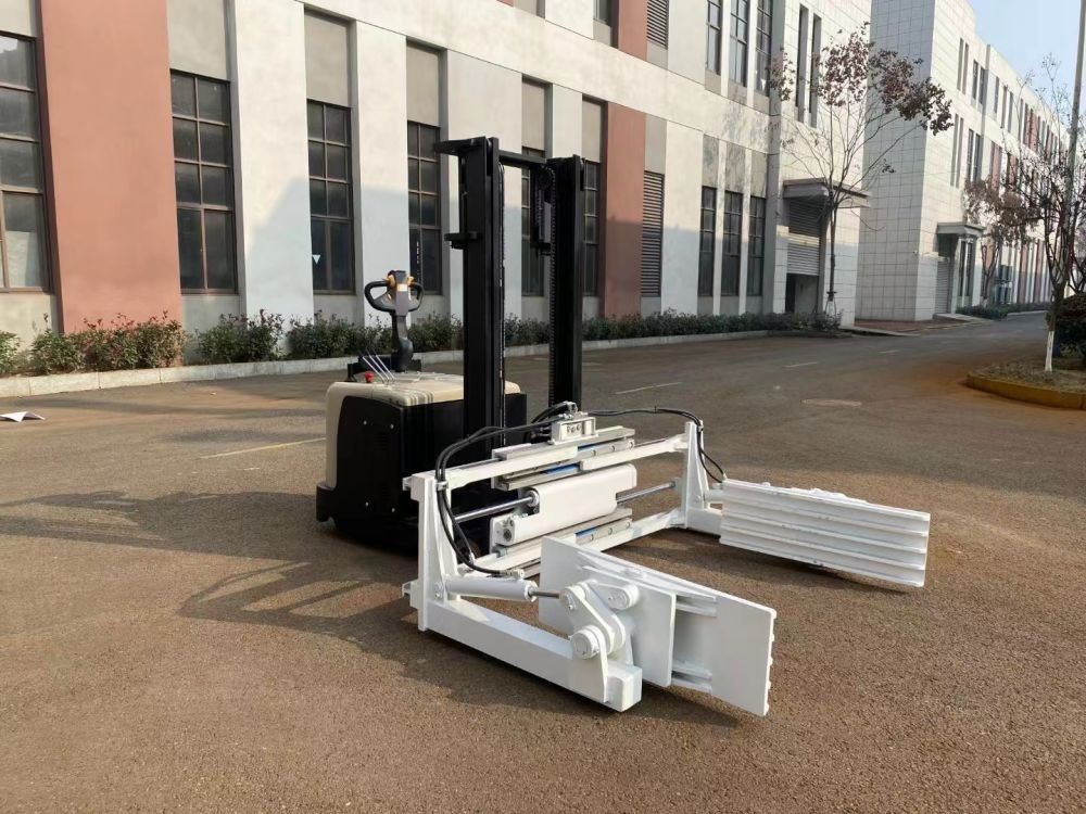 Non Standard Electric Balanced Forklift Lift Height 3000M Lithium Battery 25.6V 160AH