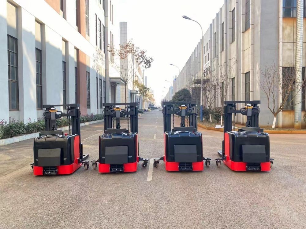 Standing Style Electric Pallet Stacker Load Capacity 3000kg Lifting Height 2000mm