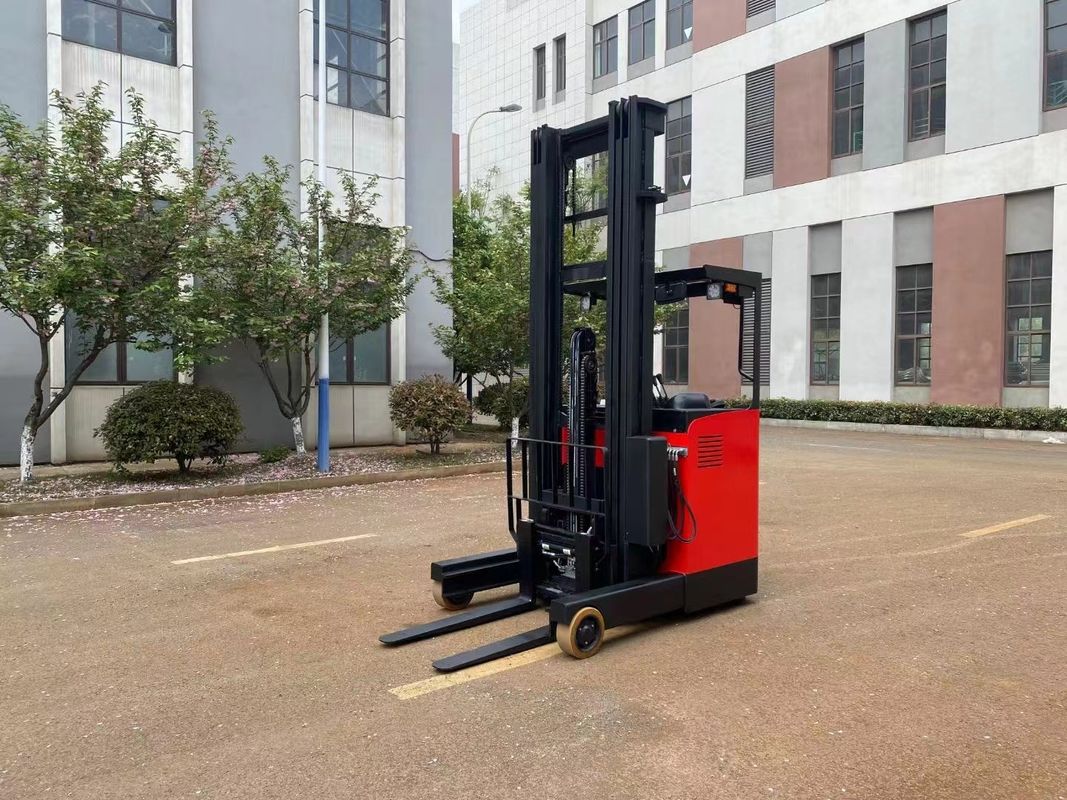Electric Pallet Forklift Forward Moving Forklift Seat Style Load Capacity 2000 KG Forward Tilt and Backward Tilt: 3/5 °