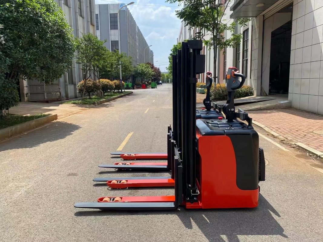1.5 Tons Electric Pallet Stacker Two Section Gantry Double Lifting Oil Cylinders