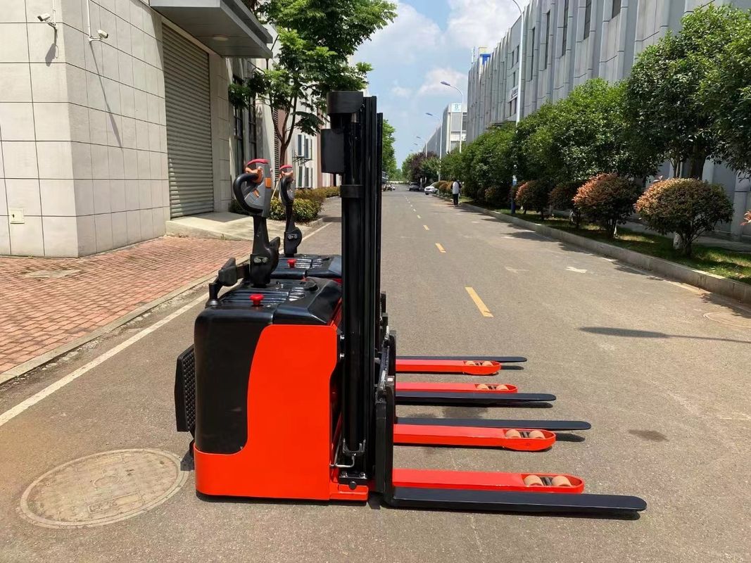1.5 Tons Electric Pallet Stacker Two Section Gantry Double Lifting Oil Cylinders