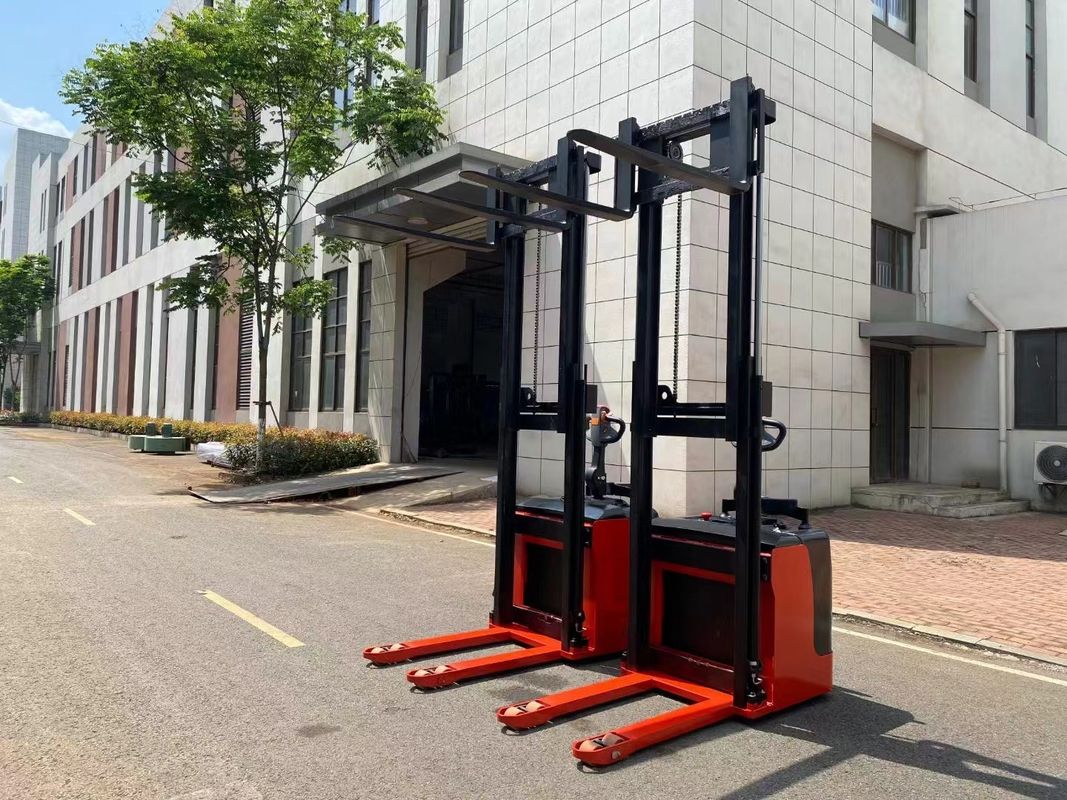 Customized EU Charging Plug Electric Pallet Stacker Two Section Gantry Double Lifting Oil Cylinders