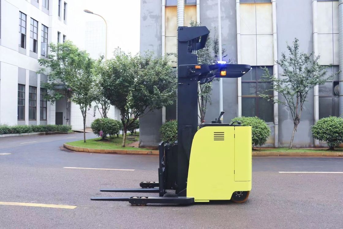 Side Station Type 1600 KG Electric Double Extension Forward Shift Forklift  For Cold Chain Logistics  And Port Timinal