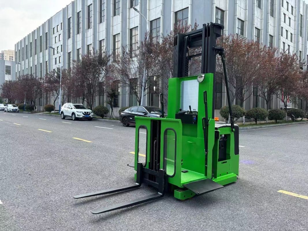 Electric Pallet Picker Forklift Truck Capacity 600 KG  Retail Stores Cold Storage Facilities