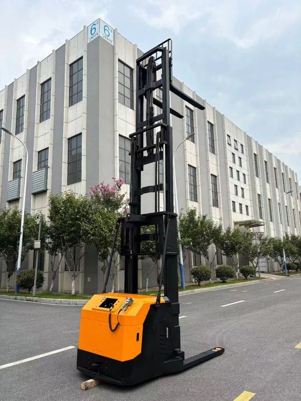 Battery Power Supply Handling AGV Body with 3500 kgs Rated Load and Lever Operation