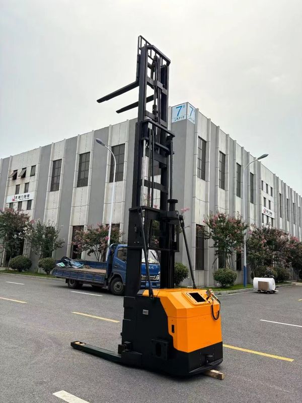 Handling AGV Body Stacking AGB Body Height 5000 Mm Wire Control Test Handle