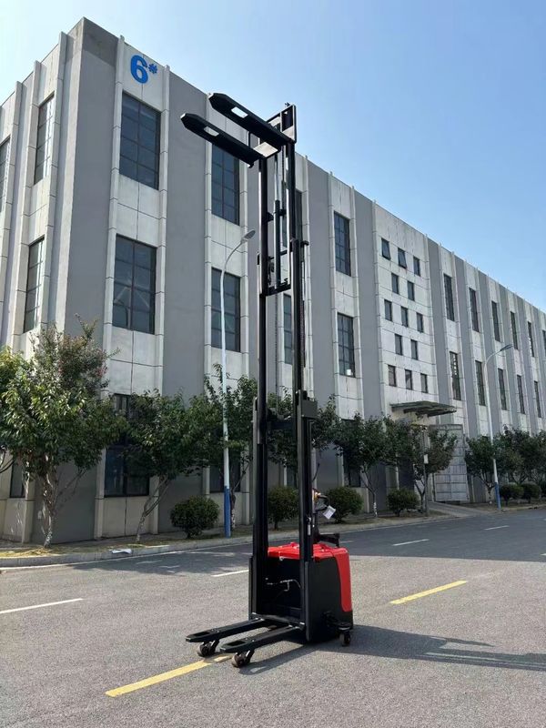 Full Electric Powered Pallet Stacker With Lifting Height 5500mm Customized Mini Forklift Jack