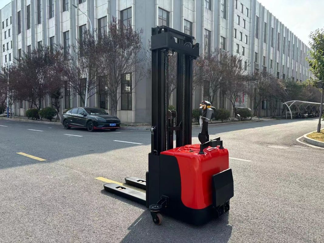 Full Electric Powered Pallet Stacker With Lifting Height 5500mm Customized Mini Forklift Jack